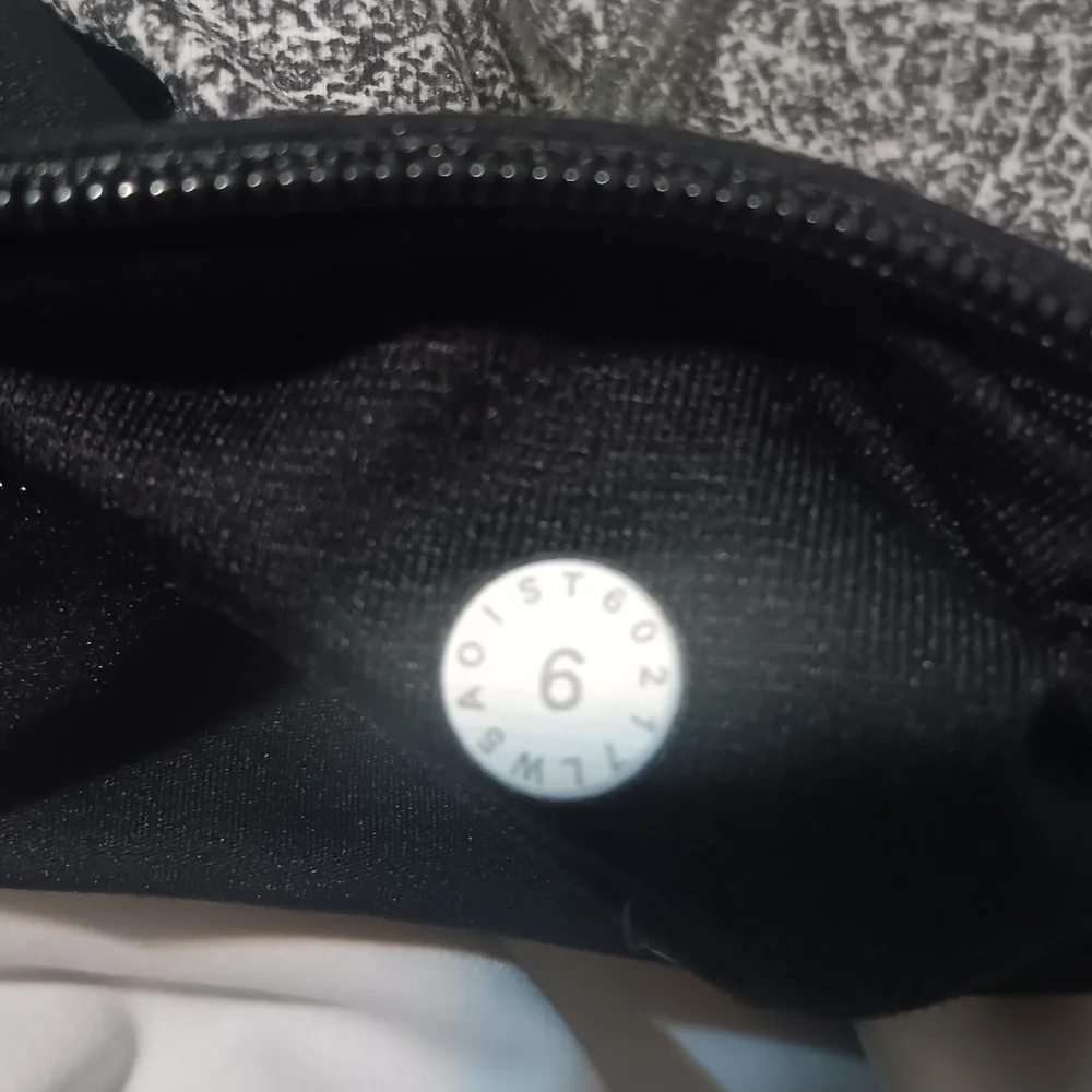 Lululemon Athletica‎ Run The Day Legging SzS Gray/Black Crop Lightweight